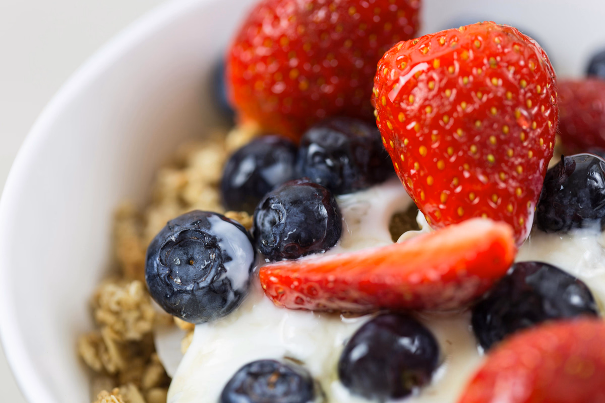 Granola with Fresh Fruit